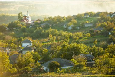 Moldova Cumhuriyeti kırsal arazisi. Ülkenin yeşil doğası..