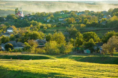 Moldova Cumhuriyeti 'nden güzel bir manzara. Avrupa 'nın yeşil doğası. Kırsal ekolojik turizm.