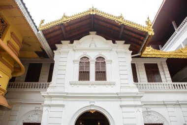 Gangaramaya, Colombo 'daki en eski Budist tapınaklarından biridir. 19. yüzyılın sonlarında Beira Gölü 'nde tamamlandı.