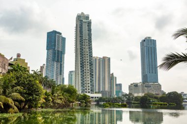 Fotoğraf, Sri Lanka adasının başkenti Colombo şehrinin güzel bir manzarasına sahiptir.