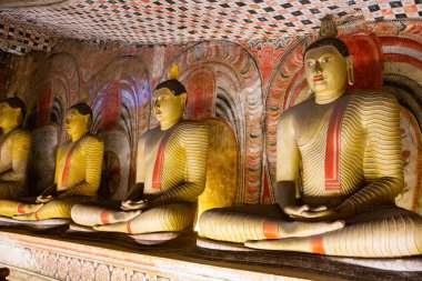 Dambulla, Sri Lanka 'daki en büyük ve en iyi korunmuş mağara tapınağı kompleksidir. Sri Lanka 'da Budizm