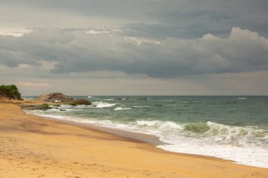 Sri Lanka 'da Hint Okyanusu kıyısındaki güzel sahil..