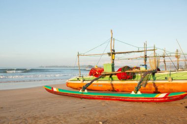 Hint Okyanusu sahilinde sörf tahtaları. Sri Lanka 'da sörf.