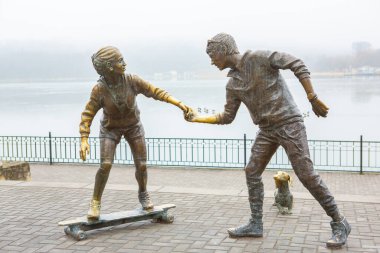 Moldova Cumhuriyeti 'nin başkenti Chisinau' nun kış sisi sırasındaki fotoğrafı.