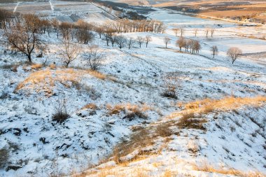 Moldova Cumhuriyeti 'nin soğuk kış mevsiminde güzel doğa manzarası.