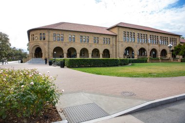 Stanford Üniversitesi, Stanford, Kaliforniya 'da bulunan prestijli bir özel araştırma üniversitesidir. Teknoloji, ticaret, hukuk ve tıp gibi alanlarda önde gelen kurumlardan biridir..