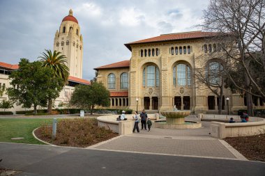 Stanford Üniversitesi, Stanford, Kaliforniya 'da bulunan prestijli bir özel araştırma üniversitesidir. Teknoloji, ticaret, hukuk ve tıp gibi alanlarda önde gelen kurumlardan biridir..