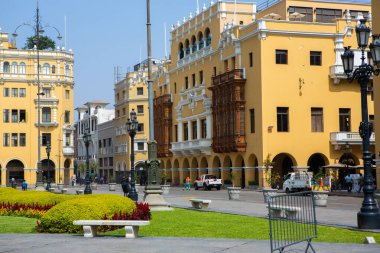 Lima caddesi, Peru 'nun başkenti ama aynı zamanda ortaçağ sömürge binaları olan en büyük şehir.