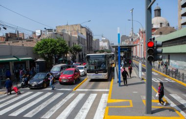 Lima caddesi, Peru 'nun başkenti ama aynı zamanda ortaçağ sömürge binaları olan en büyük şehir.