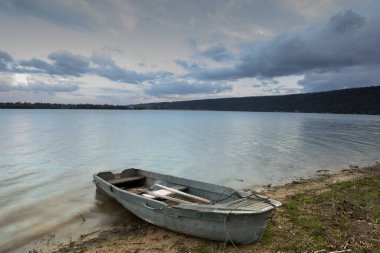 Moldova Cumhuriyeti 'nin güzel kırsal manzarası. Baharda köy hayatı.