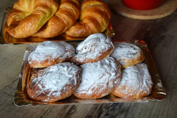 Spanish Sweet Bread Spiral Shaped Sprinkled Powdered Sugar Perfect Breakfast — Stock Photo, Image
