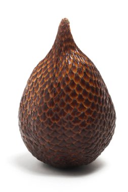 Taze organik yılan meyvesi beyaz arka plan kırpma yolunda izole edilmiş lezzetli