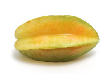 Taze organik yıldız meyvesi beyaz arka plan kırpma yolunda izole edilmiş lezzetli yan görünüm