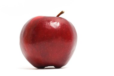 Taze organik kırmızı elma lezzetli meyve yan görünümü beyaz arkaplan kırpma yolunda izole