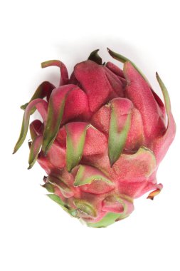 Taze, organik, kırmızı bir ejderha meyvesi. Lezzetli, beyaz arka plan kırpma yolunda izole edilmiş.