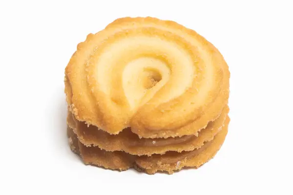 デンマークのバタークッキーの積み重ね 白い背景クリッピングパスで隔離されたバニラリングクッキー ストック写真