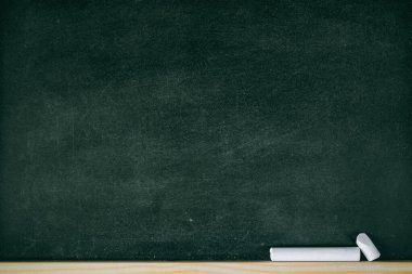 Özet Tebeşir karatahtaya kazınmış. metin ya da grafik tasarım için doku ekle. Eğitim okulu kavramlaştırır.