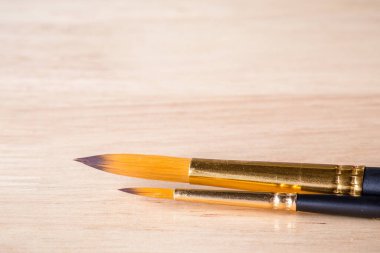 Chinese calligraphy brush on a white background.