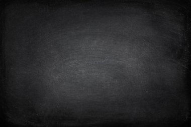 Tahtaya ya da karatahta dokusuna kazınmış soyut tebeşir. Arkaplan için okul tahtasını temizle ya da mesaj göndermek için alanı kopyala. Eğitim kavramlarının arkaplanı.