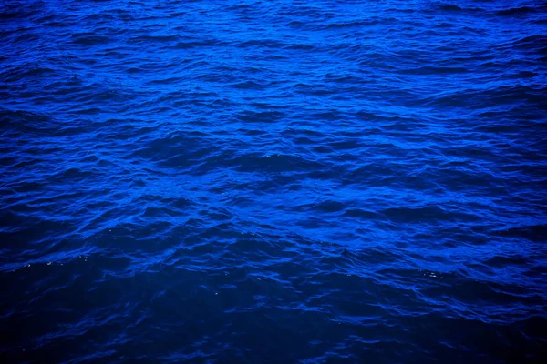 Fundo Superfície Água Mar Azul Profundo Escuro Projeto Fundo Para — Fotografia de Stock