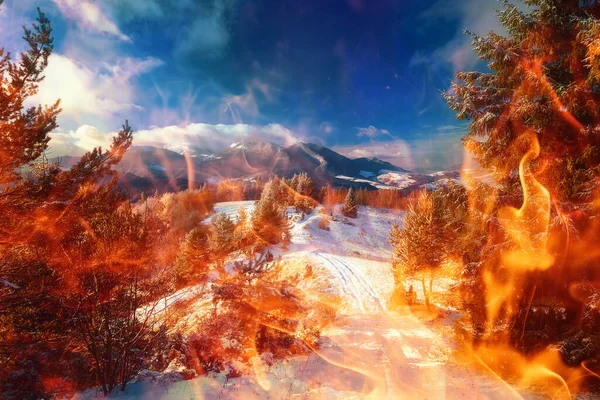 美しい山の雪景色と森林のパス 山の中で美しい晴れた日 火効果 — ストック写真