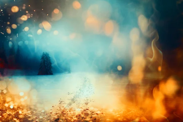 一张朦胧的照片拍摄着覆盖着积雪的道路 笼罩在迷人的气氛中 这个场景就像一幅来自神秘冬季风景的画 勾画出了一幅梦幻而神奇的森林背景 — 图库照片