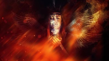 Şaman kadın elinde tütsü, elinde tütsü tutuyor.