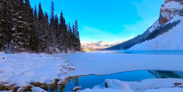 冬季雪湖美丽的风景 — 图库照片