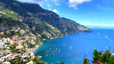 Kotor adasının manzarası, mongol.