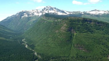 Dağların güzel manzarası