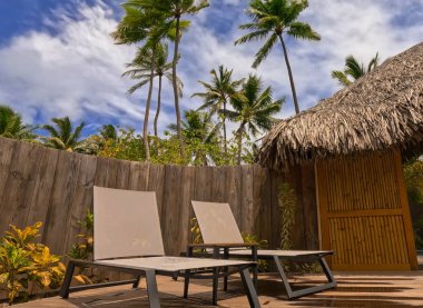 Maldivler 'deki boş sahil beldesi. tatil yolculuğu