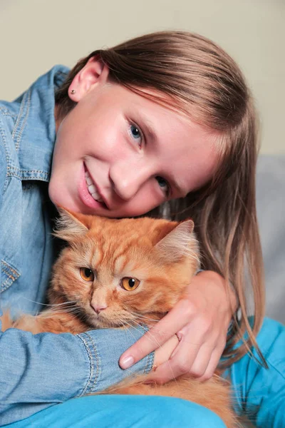 Portrait Happy Girl Playing Her Ginger Cat Child Pet Concept — Stock Photo, Image