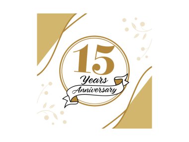 Altın ve beyazın yer aldığı bir kutlama tasarımı, beyaz bir zeminde daire, kurdele ve dekoratif çiçek unsurlarıyla onbeşinci yıl dönümünü simgeliyor..