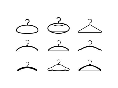 Farklı şekillerde elbise askıları, giysi depolama aksesuarları, giysi asma aletlerinin modern vektör illüstrasyonu, perakende ve giyim için moda kıyafetleri tasarım koleksiyonu