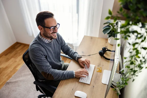 Entrepreneur Working Form Home Office Typing Keyboard While Smiling Computer — Stock Photo, Image