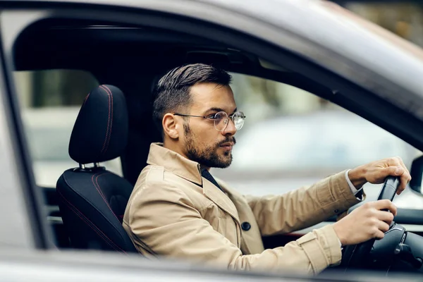 Young Businessman Smart Casual Driving Himself Work — Stock Photo, Image