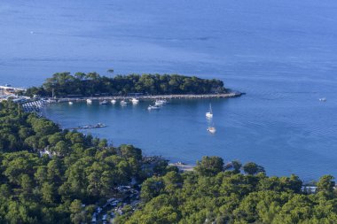 Kemer - Türkiye 'de tatil köyü. Akdeniz 'de. Plaj tatili.