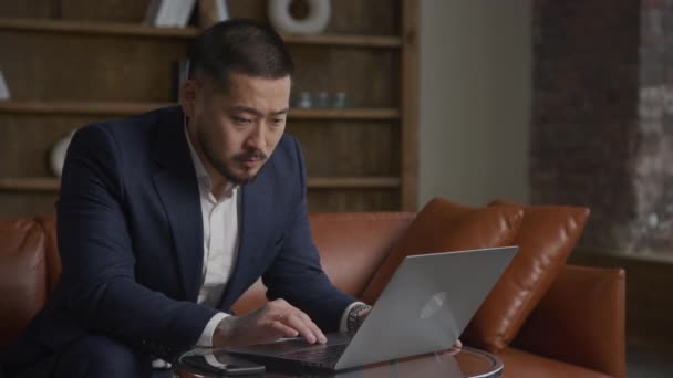 Adult Man Suit Browsing Laptop Businessman Working Computer — Wideo stockowe