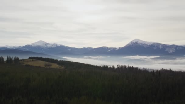 Панорамный Вид Снежный Горный Хребет Дневном Свете Середине Осени Зимы — стоковое видео