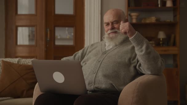 Grootvader Showing Thumbs Gesture Kijken Naar Camera Senior Man Sign — Stockvideo