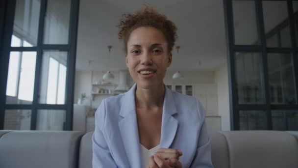 Pov Επιχειρηματίας Μιλώντας Στο Video Call Webcam View Woman Μιλώντας — Αρχείο Βίντεο