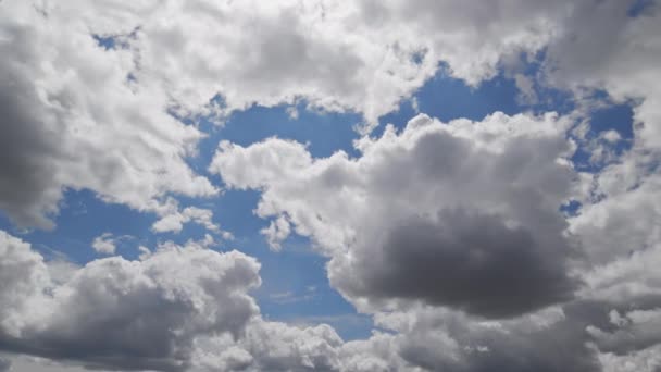 Timelapse Cumulus Clouds Forming Summer Blue Sky Cloudscape — Stock video