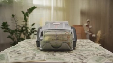 Para Sayma Makinesinde Para Akışı Kapatma, Otomatik Para Sayacı 'nda 100 Dolarlık İzleme Çekimi