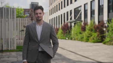 Başarılı İşadamı Portresi Açık havada Kopya Alanı ile