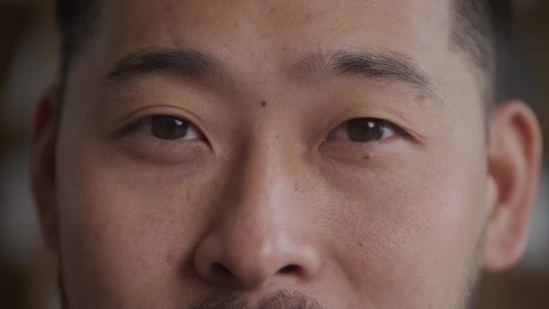 Sguardo Intenso Uomo Asiatico Ritratto Dettagliato Ravvicinato Che Evidenzia Occhi — Video Stock