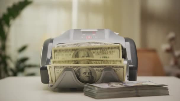 Máquina Contagem Moeda Com Dollar Bills Simbolizando Eficiência Financeira Tecnologia — Vídeo de Stock