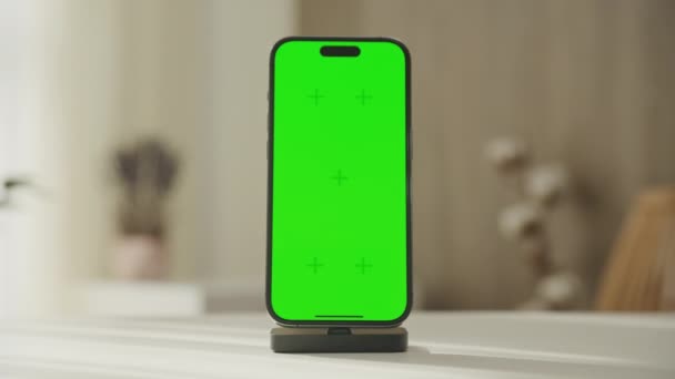 Renkli Anahtar Görüntülü Modern Cep Telefonu Uygulama Modellemeleri Için Idealdir — Stok video