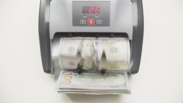 Motion Currency Counter Machine Processing 100 Dolláros Bankjegyek Felső Nézet — Stock videók