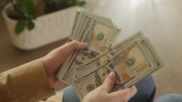 Räkna 100 Dollarsedlar Kontanter Pengar Närbild Slow Motion — Stockvideo