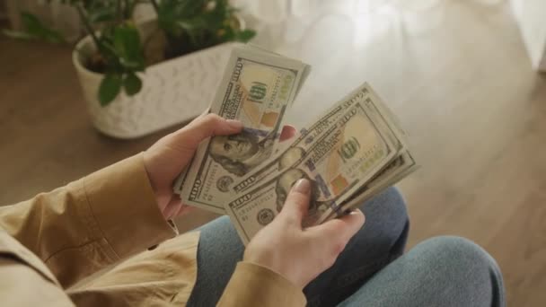 Amerikai Valutát Pénzügyek Megtakarítások Fogalmát Számoló Kezek Közelsége — Stock videók